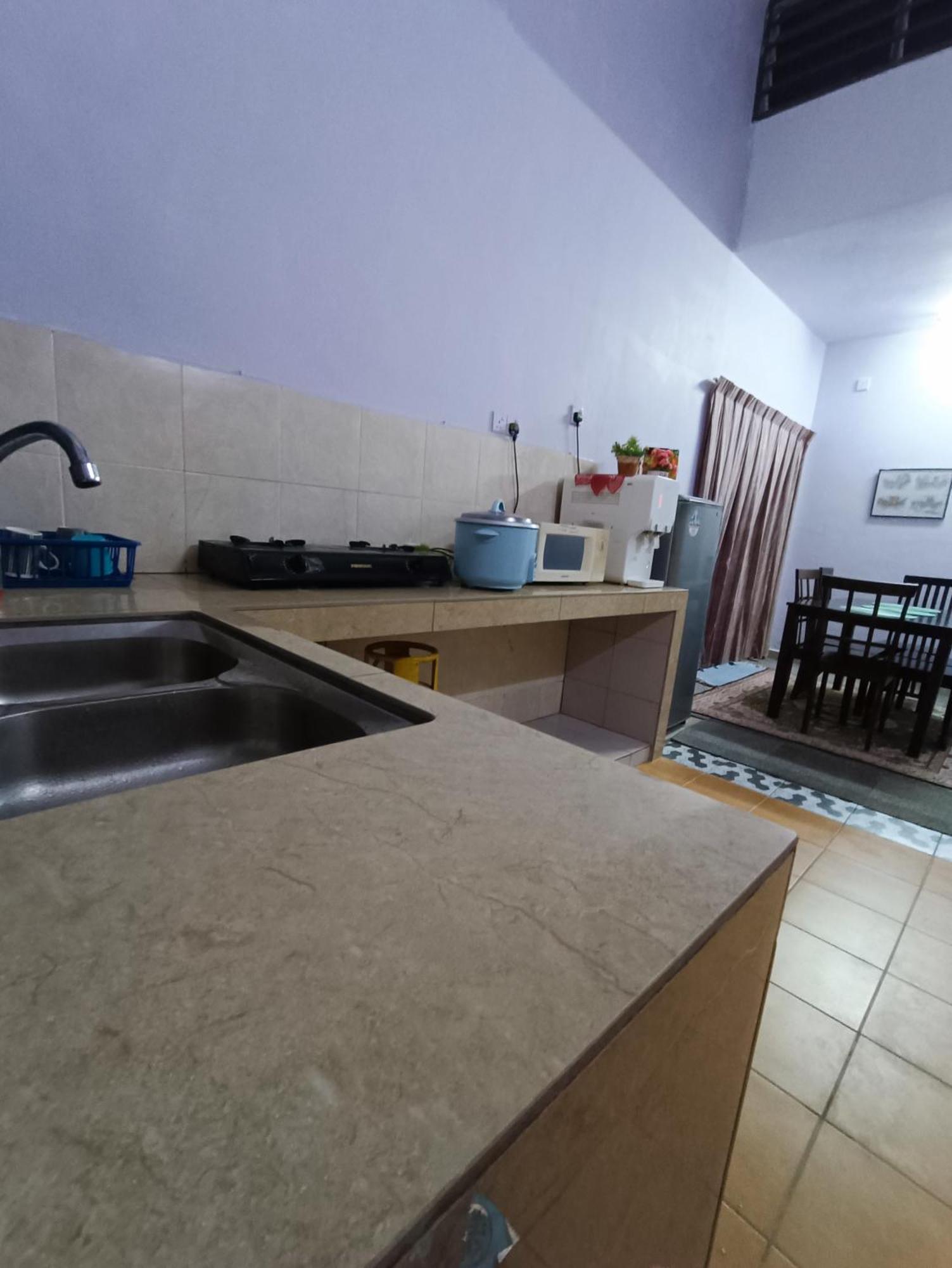 Homestay Lestari Klia Sepang Buitenkant foto